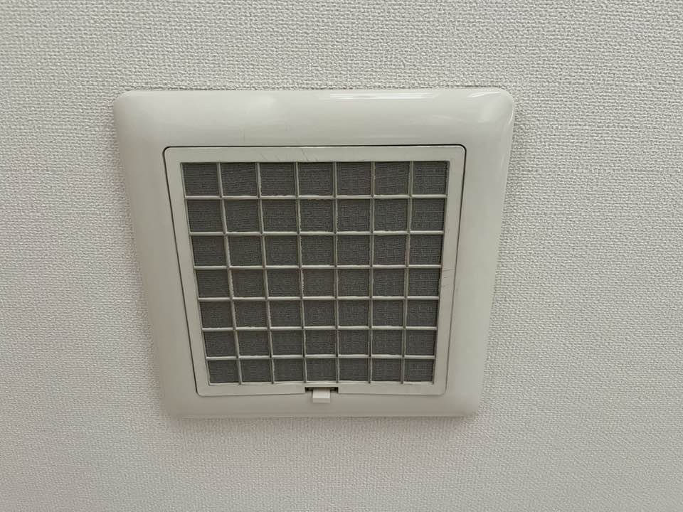 排気フィルターを外す