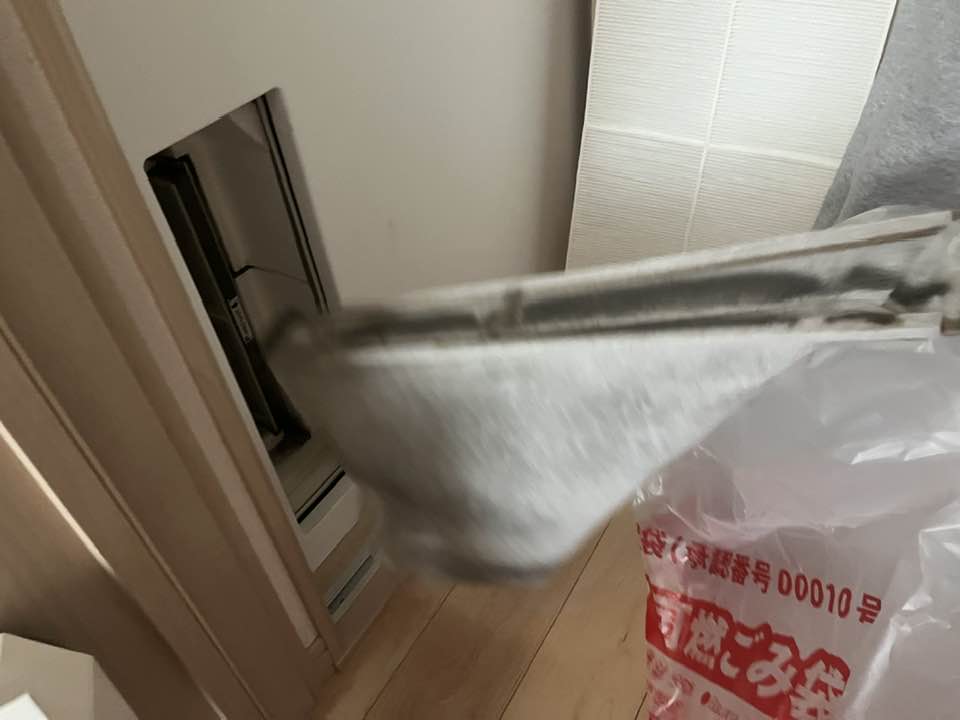 防虫袋を取り出す